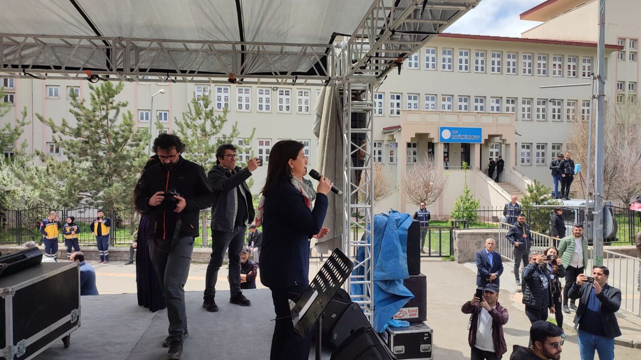 Buldan Kars’ta: Dini istismar edenler 14 Mayıs’ta cevabını alacak