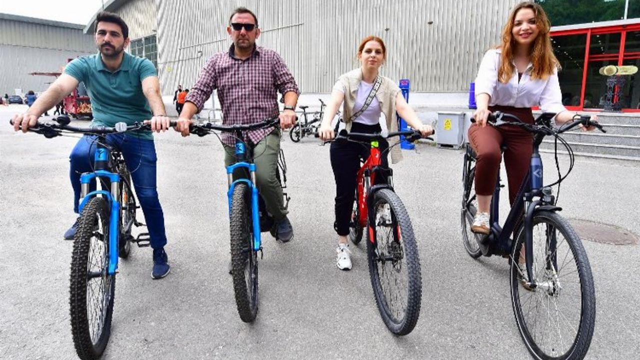İzmir'de bisikletli ulaşım kültürü gelişiyor