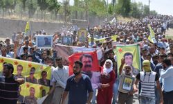 Cenazeleri 10 gün boyunca sınırda bekletilen YPG'lileri binlerce kişi son yolculuğuna uğurladı