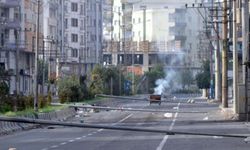 Cizre'de sokağa çıkma yasağının 3. günü: Fırınların önünde kuyruklar oluştu
