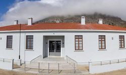 Rum lisesi 40 yıl aradan sonra eğitime başladı