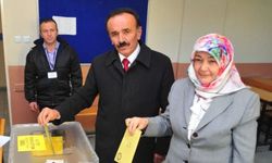 Eşiyle oy kullandığı sandıktan bir oy çıktı