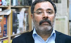 Ahmet Ümit: Darbeye hayır, demokrasiden başka çare yok
