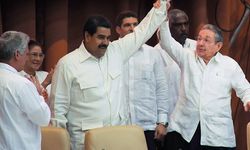 Castro'dan Maduro'ya destek: Dayanışmanın en ön saflarında davanıza inanan Kübalıları bulacaksınız
