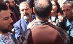 Gözaltı protestosunda polis milletvekilinin yüzüne gaz sıktı