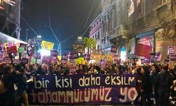 Taksim'de kadınların 25 Kasım yürüyüşüne polis saldırısı