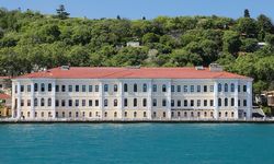 YÖK, GS Üniversitesi'ndeki Fransız akademisyenlerin vizelerini yenilemek için 'Türkçe bilme' şartı getirdi