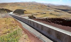Van Valisi: Türkiye, İran sınırında 295 kilometrelik duvar örecek