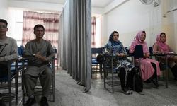 Afgan kadınlar erkeklerle aynı sınıfta okuyamayacak