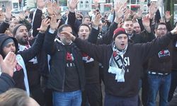 Beşiktaş-Çarşı taraftarları 'Kurabiye Tayyip' sloganlarıyla Köln'ü inletti