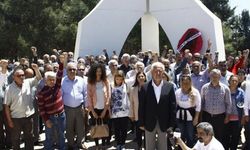 Deniz'ler Mersin'de 'Üç Fidan' anıtı önünde anıldı