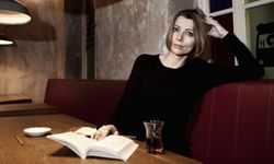 Elif Şafak: Kürtlerin sürpriz hediyesi Türkiye'de birlik olabilir