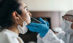 Uzmanlardan PCR testi yorumu: Resmen Omicron yayılsın deniyor