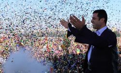 Demirtaş'tan 3 dilde Newroz kutlaması
