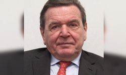 Almanya’da eski başbakan Schröder’in hakları Rusya’yla ilişkileri nedeniyle kısıtlandı