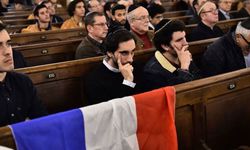 Araştırma: Yahudiler Fransa'da güvenliklerinden endişeli