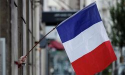 Fransa hükümeti 6. kez bir yasa tasarısının oylanmadan meclisten geçmesi için yetki kullandı