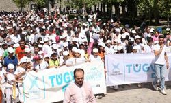 TÜGVA çocuklara takke taktırıp tekbirle yürüttü