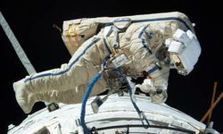 Rus kozmonotlar uzay yürüyüşünde