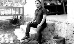 Sedat Sezgin’inden deneme kitabı: Emma Beni De Davet Etti