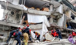 Deprem uzmanı Ercan'dan tahmin: Göçük altında 184 bin kişi var