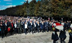 Akşener 8 Mart için kadınlarla Anıtkabir'e yürüdü