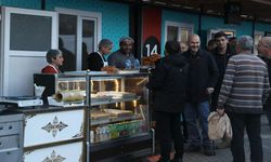 Bakan Soylu bastonla iftara katıldı