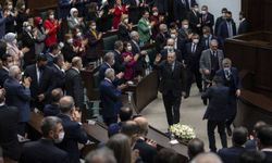 AKP’de üç dönem kuralı: 196 vekil liste dışı kaldı