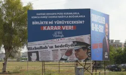 Mersin'de Gaffar Okkan ve Konca Kuriş’in yer aldığı pankartlar AKP’li ismin şikayetiyle kaldırıldı