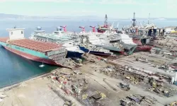 İtalyan 'ölüm gemileri' İzmir'e geliyor
