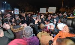 CHP, Ekrem İmamoğlu'nun diplomasının iptal edilmesini YÖK önünde protesto etti