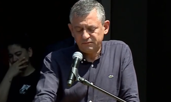 Özgür Özel, Ferdi Zeyrek için düzenlenen törende konuştu: ‘Yüküm ağır’ diyordu, şimdi bizim yükümüz her şeyden ağır
