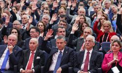 CHP'li 111 vekilden olağanüstü kurultay çağrısı