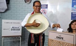 Peru'da solcu Sanchez öne geçti