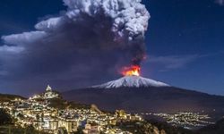 Etna Yanardağı yeniden faaliyette: Katanya Havalimanı'nda uçuşlar durduruldu