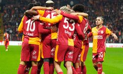 Galatasaray, Konya'da Liderliğini Savunacak: Bardakcı Cezalı, Osimhen Maç Günü Kafileye Katılacak