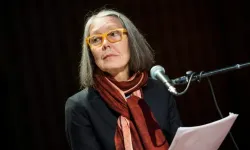 Nobel Edebiyat Ödülü Kanadalı Şair Anne Carson'a verildi