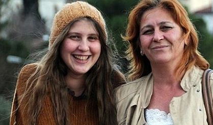 'Kırmızı fularlı kızın annesi': AKP yaşattığı acıların bedelini ödüyor