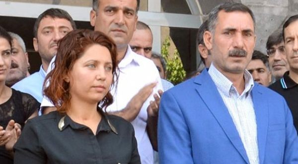 Diyarbakır Sur ve Silvan belediye eş başkanları tutuklandı