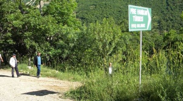 Bingöl'de türbelerini ziyaret etmek isteyen Alevilere jandarma engeli