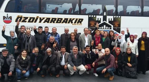 Aydın HDP'liler "barışta ısrar" için Siirt'e hareket etti