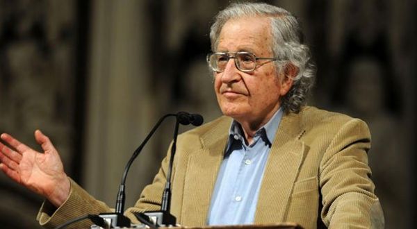 Chomsky demokratlardan onu seçti