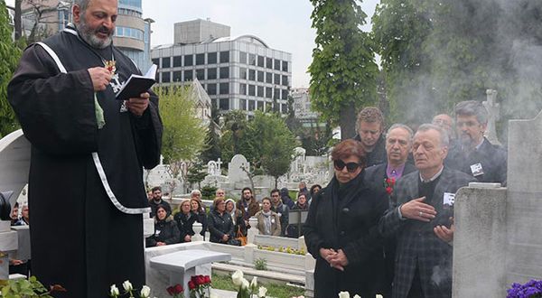 Ermeni Soykırımı'nın 102'nci yıl dönümünde Sevag Balıkçı mezarı başında anıldı