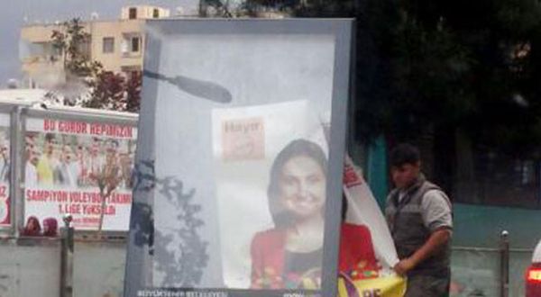 Hakkari’de Figen Yüksekdağ’ın afişleri toplatıldı
