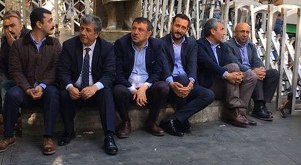 CHP ve HDP’den Gülmen ve Özakça'ya destek: İnsan Hakları Anıtı önünde oturma eylemi
