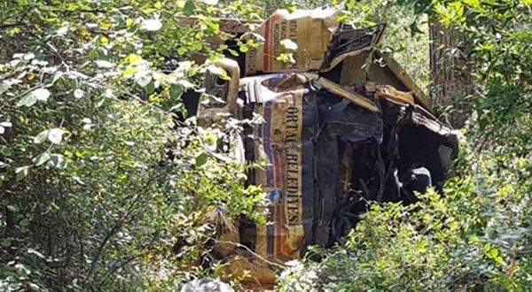 Çöp kamyonu devrildi: 2 temizlik işçisi hayatını kaybetti