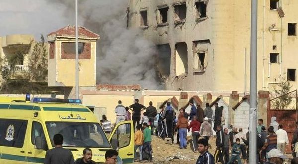 Mısır'da cuma namazına bombalı saldırı: Çok sayıda ölü ve yaralı var