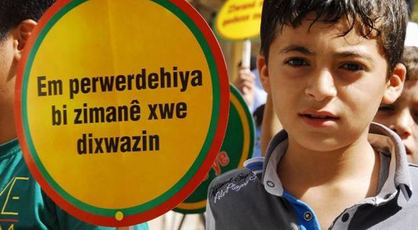 AİHM: Ana dilde eğitim talebi için gösteri suç değil