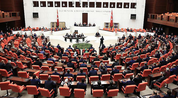 Dünya Anadil Günü'nde Meclis'e sunulan Kürtçe önerge işleme konmadı