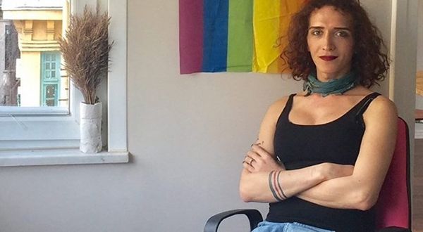 LGBTİ aktivisti Kıvılcım Arat, trans kadın tutuklu Diren Coşkun'a destek için ölüm orucuna başladı
